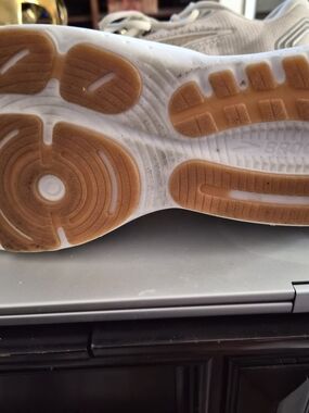 Brooks Men's White Athletic Shoes with Gum Outsole